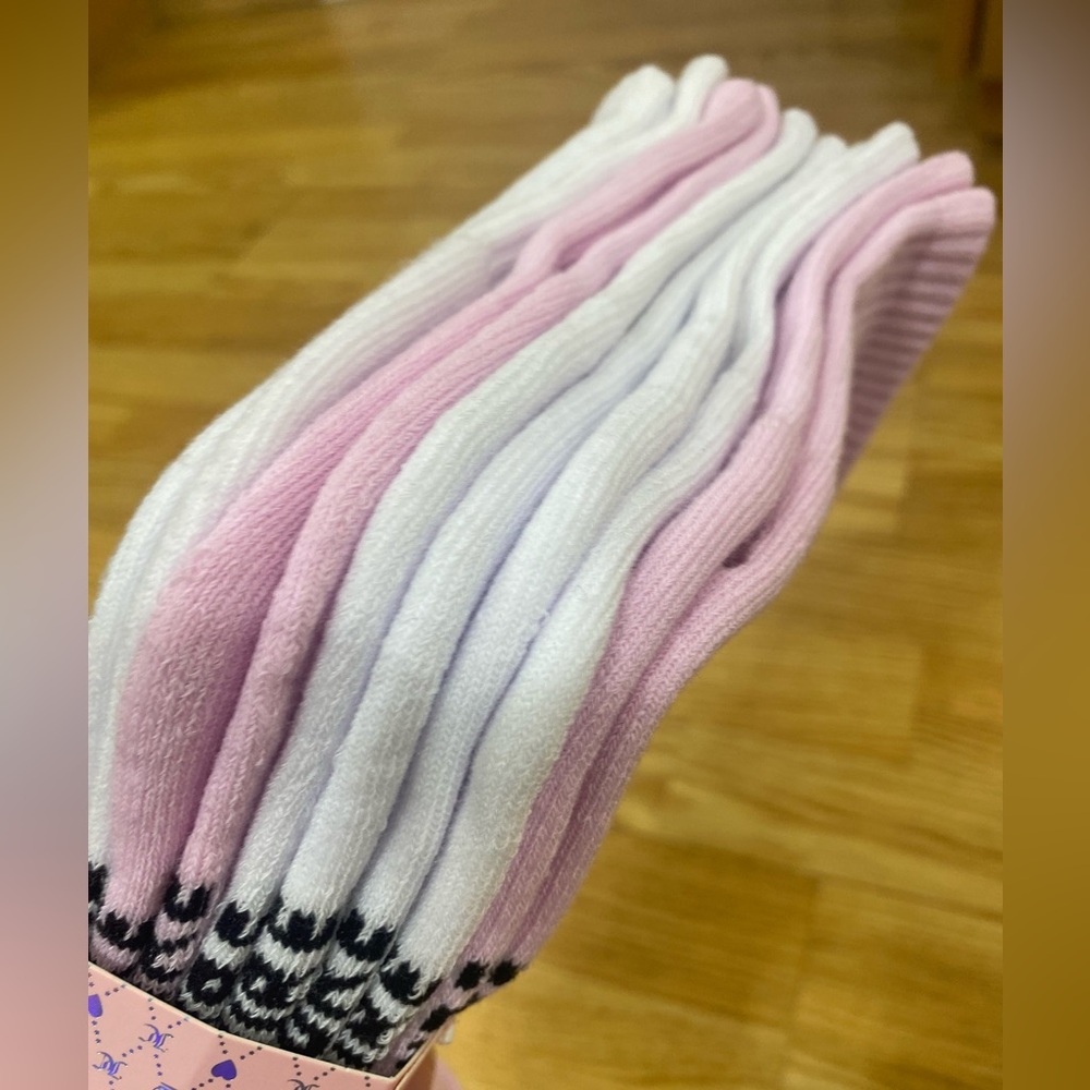 👑 JC 👑 Old English embroidered socks NWT size 4~10 JUICY COUTURE - Picture 7 of 12
